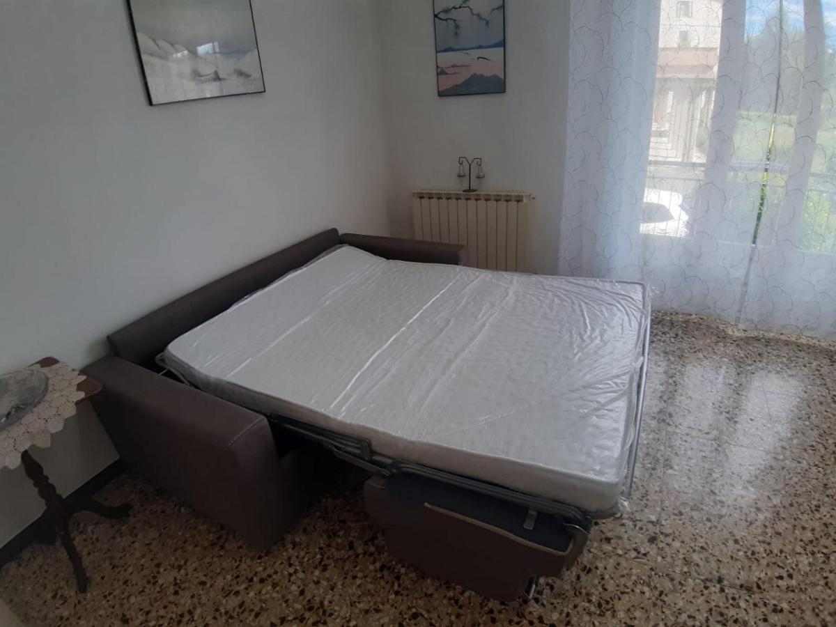 Appartamento Centrale Fino A 8 Posti Letto Pontremoli Exterior foto